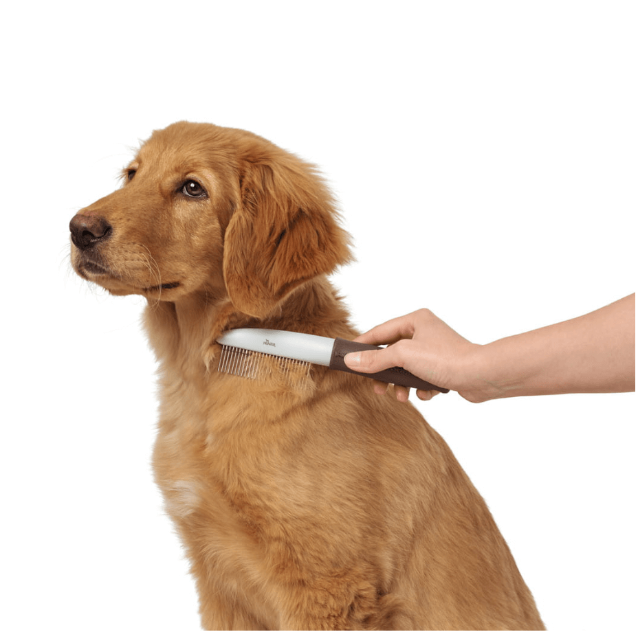Hunter comb with rotary teeth for a dog and a cat