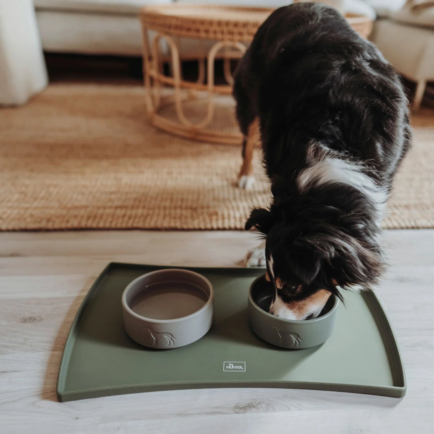 Hunter silicone pad under the selection bowls 48x30 cm