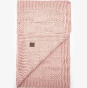 Kocyk dla psa „Chess” – kolor pudrowy (50 × 70 cm)