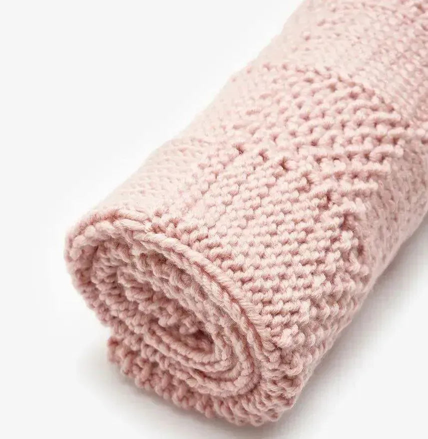 Kocyk dla psa „Chess” – kolor pudrowy (50 × 70 cm)